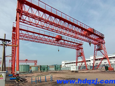 雙主梁門式起重機(jī) 雙主梁門式起重機(jī)