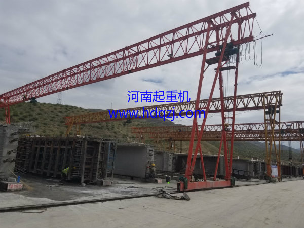 倒三角門(mén)式起重機(jī)圖紙