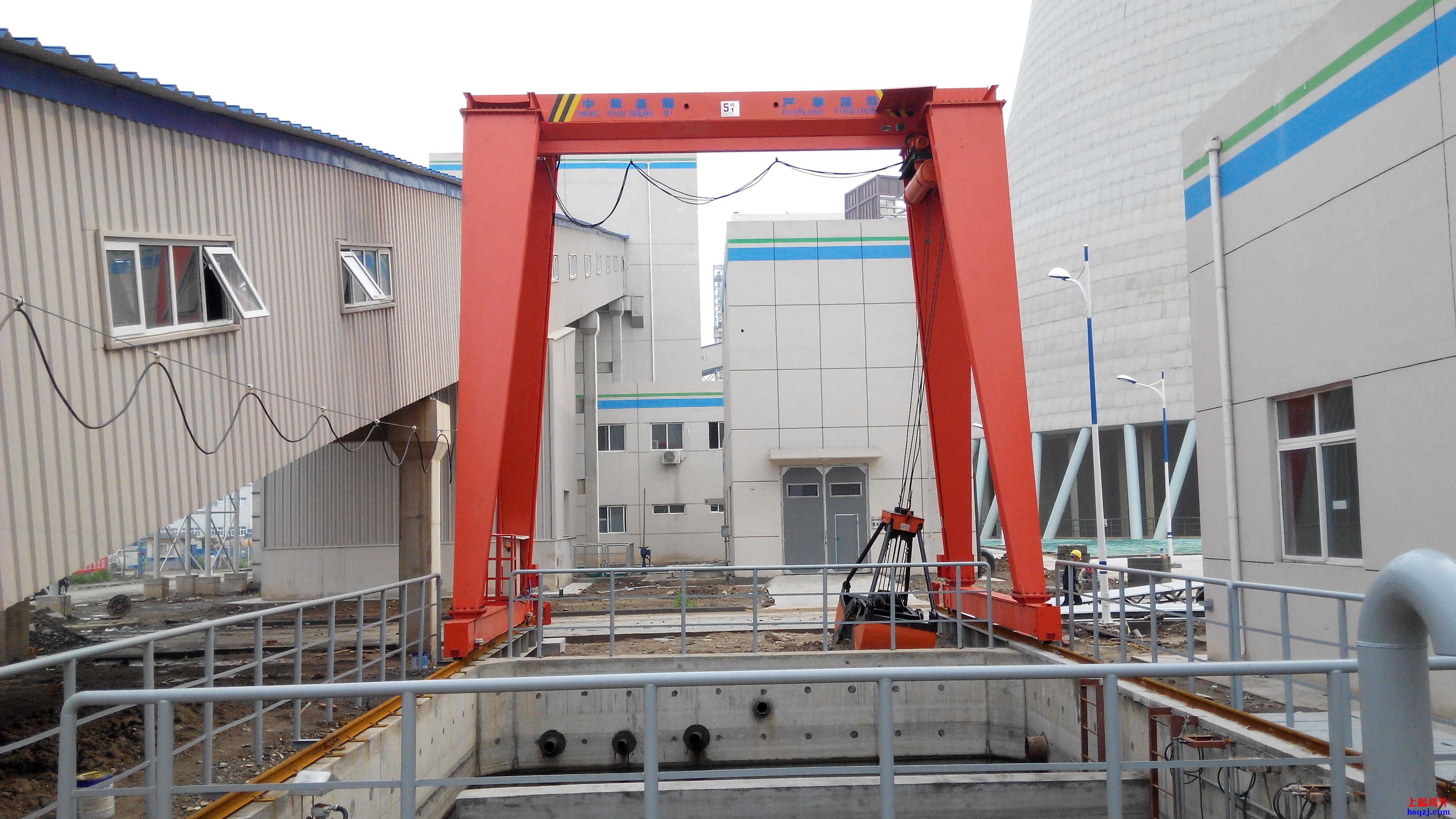 電動(dòng)單梁龍門(mén)吊