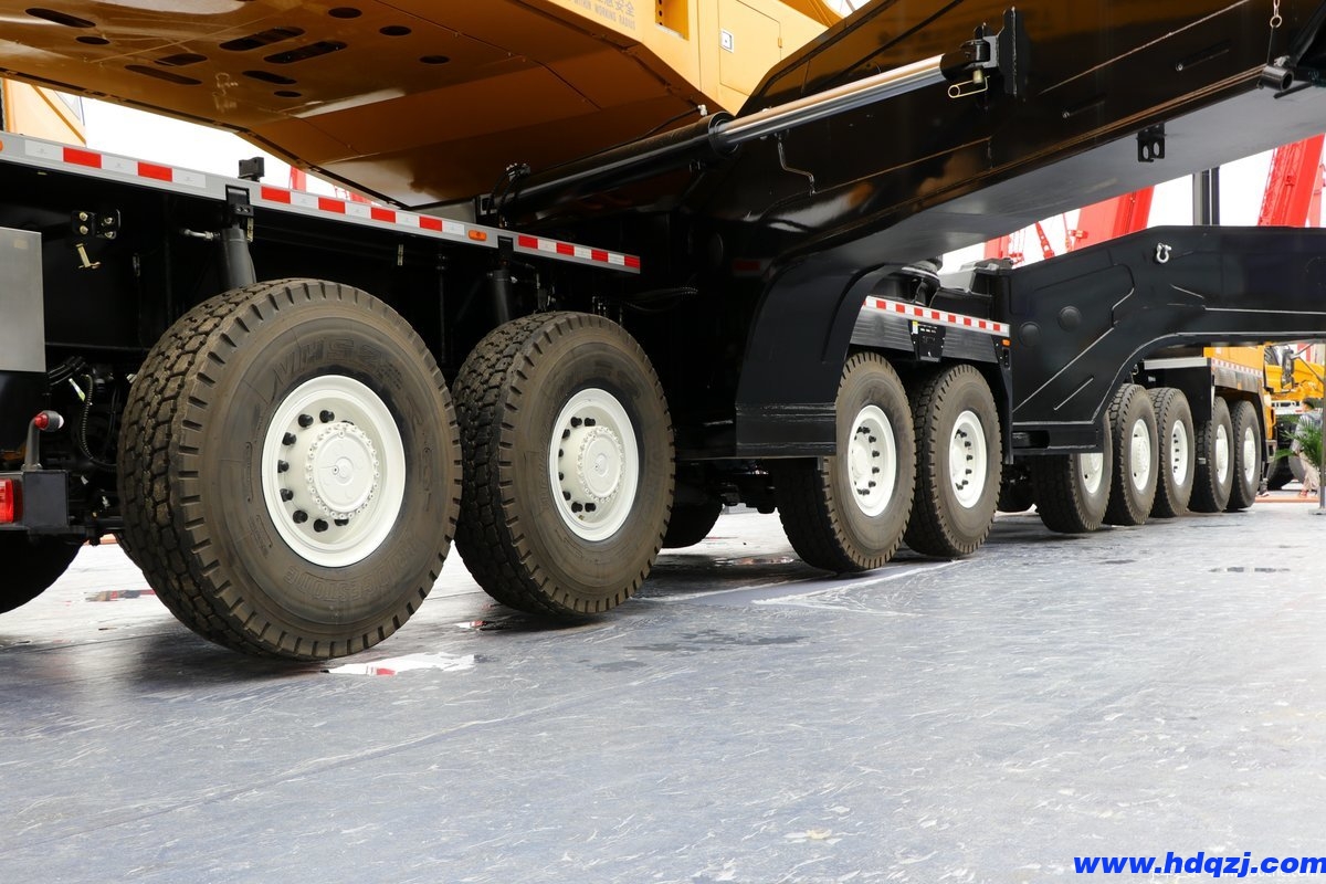 全地面起重機(jī)的簡(jiǎn)介以及特點(diǎn) 全地面起重機(jī)的簡(jiǎn)介以及特點(diǎn)