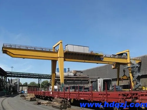 起重機(jī)一般裝有幾種限位裝置