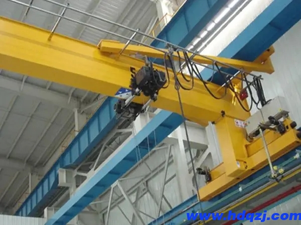 會(huì)造成起重機(jī)發(fā)生傾倒的因素、