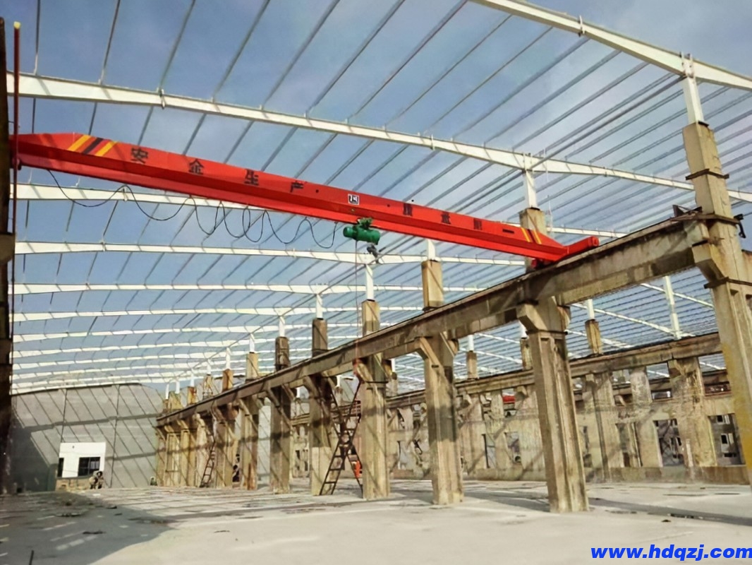 LDA型電動(dòng)單梁起重機(jī) LDA型電動(dòng)單梁起重機(jī)