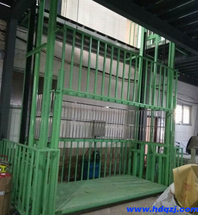 工業(yè)升降機(jī) 工業(yè)升降機(jī)