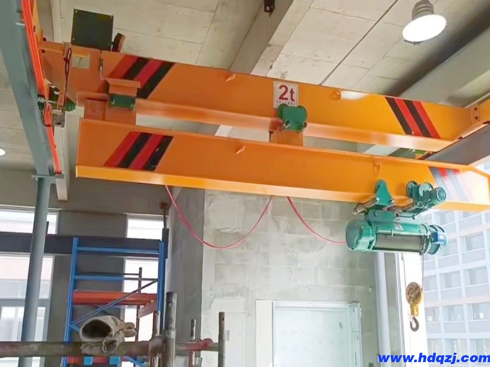 過(guò)軌式電動(dòng)單梁起重機(jī)圖片 過(guò)軌式電動(dòng)單梁起重機(jī)圖片